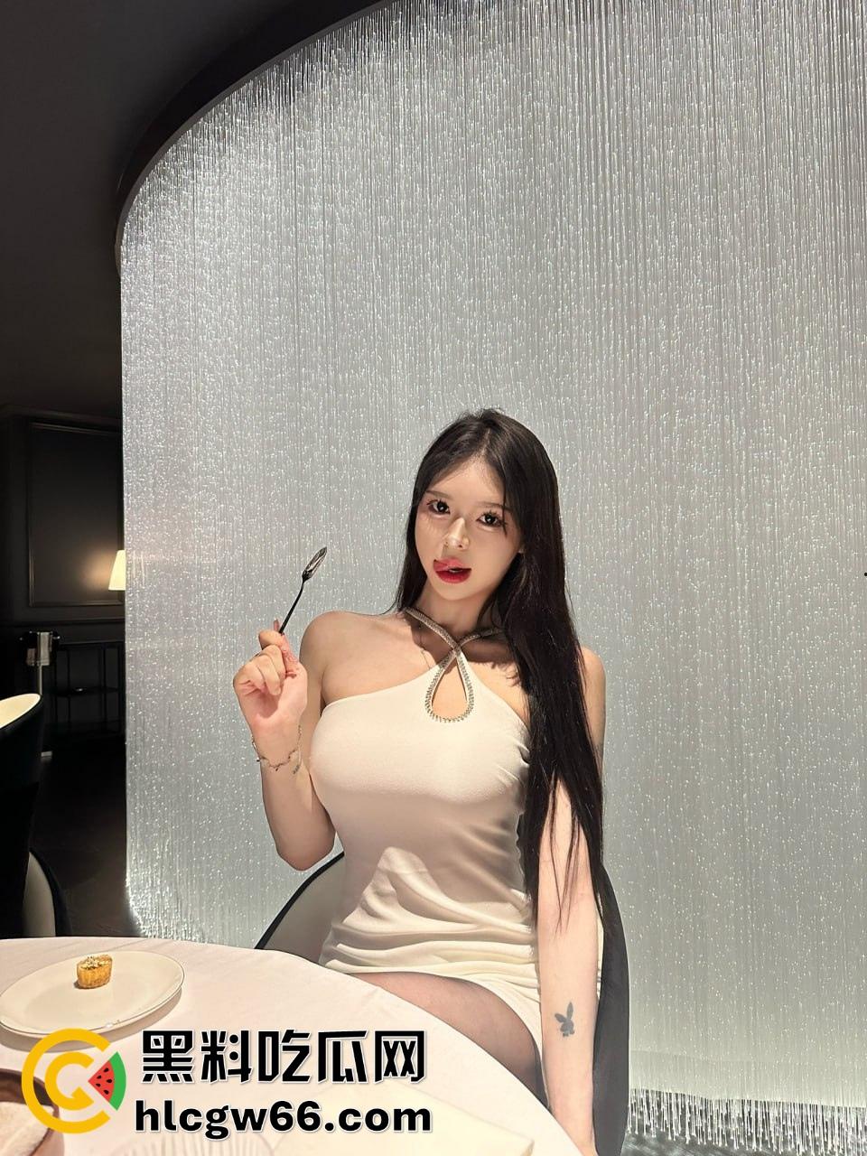 哈尔滨Ts骚妖【潘宁】细腰大奶爆菊撸屌两开花，长腿撸管边操边射，辣眼尤物谁敢信是大屌男！-24