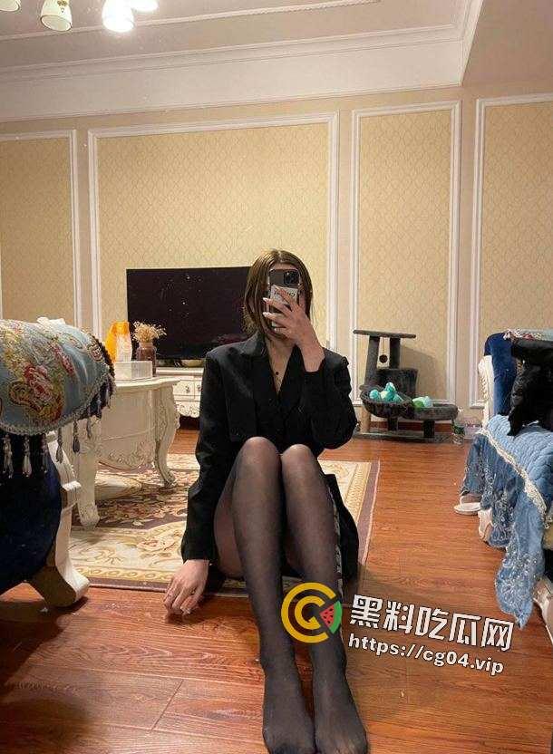 曝光绿茶！ 齐齐哈尔人刘文琪 同居一年榨干数十万 转头就寻新欢 破鞋一个 变态性癖做爱视频被男友曝光-5