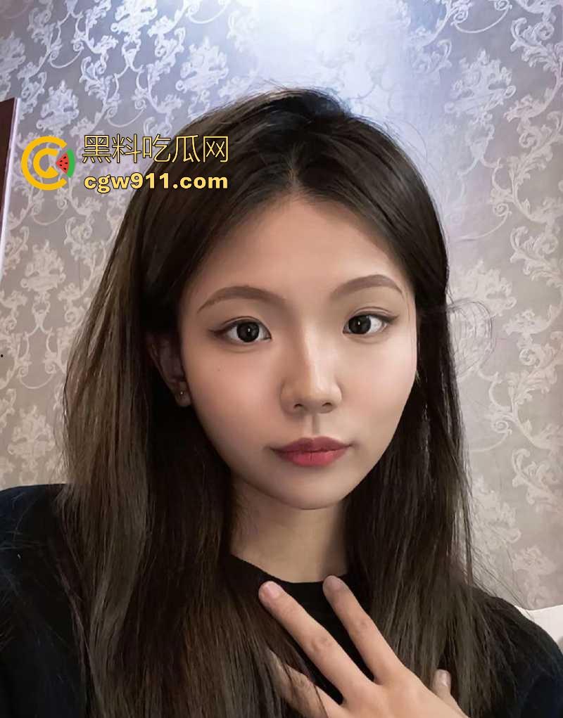 新疆大学极品女大【赵芽菲】自慰视频曝光，为捞金卖自慰视频尺度超爆，多毛蜜穴淫汁拉丝诱人！-1