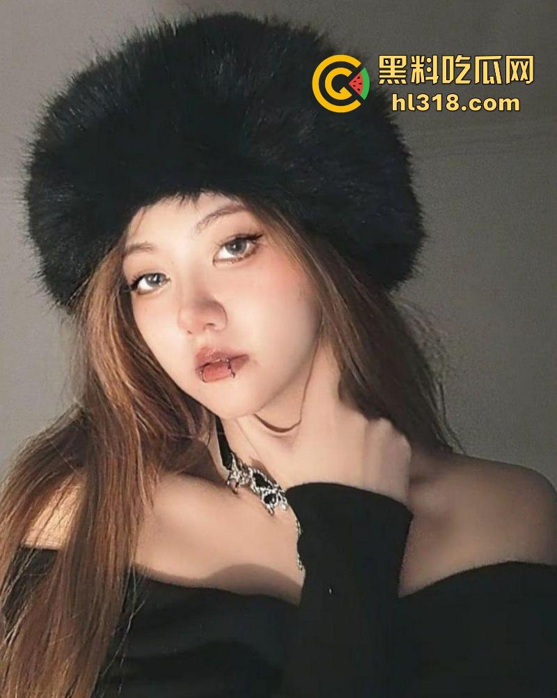 长春某银行职员【郭琳琳】表面端庄干练的金融白领,为拉业绩甘愿献出肉体,40cm超长道具完全塞入菊花!-4