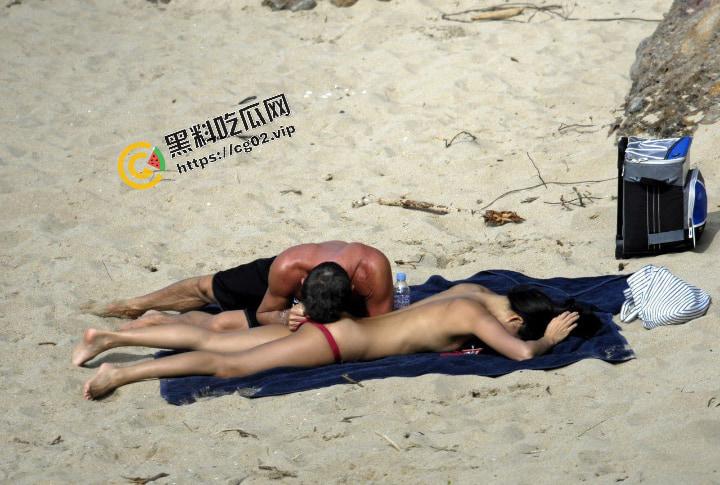 章子怡汪峰 宣布离婚 回顾下章子怡经典事件 沙滩裸晒被老外男友不停抠逼 和 影视激情床戏合集-14