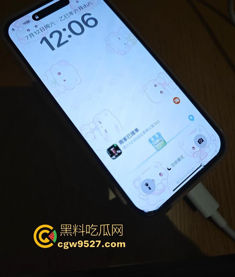 浙江工商学院极品女大【王诗琴】被金主包养性爱视频流出,火辣身材扭动诱惑,手指加速抽插,翘臀狂扭!-3