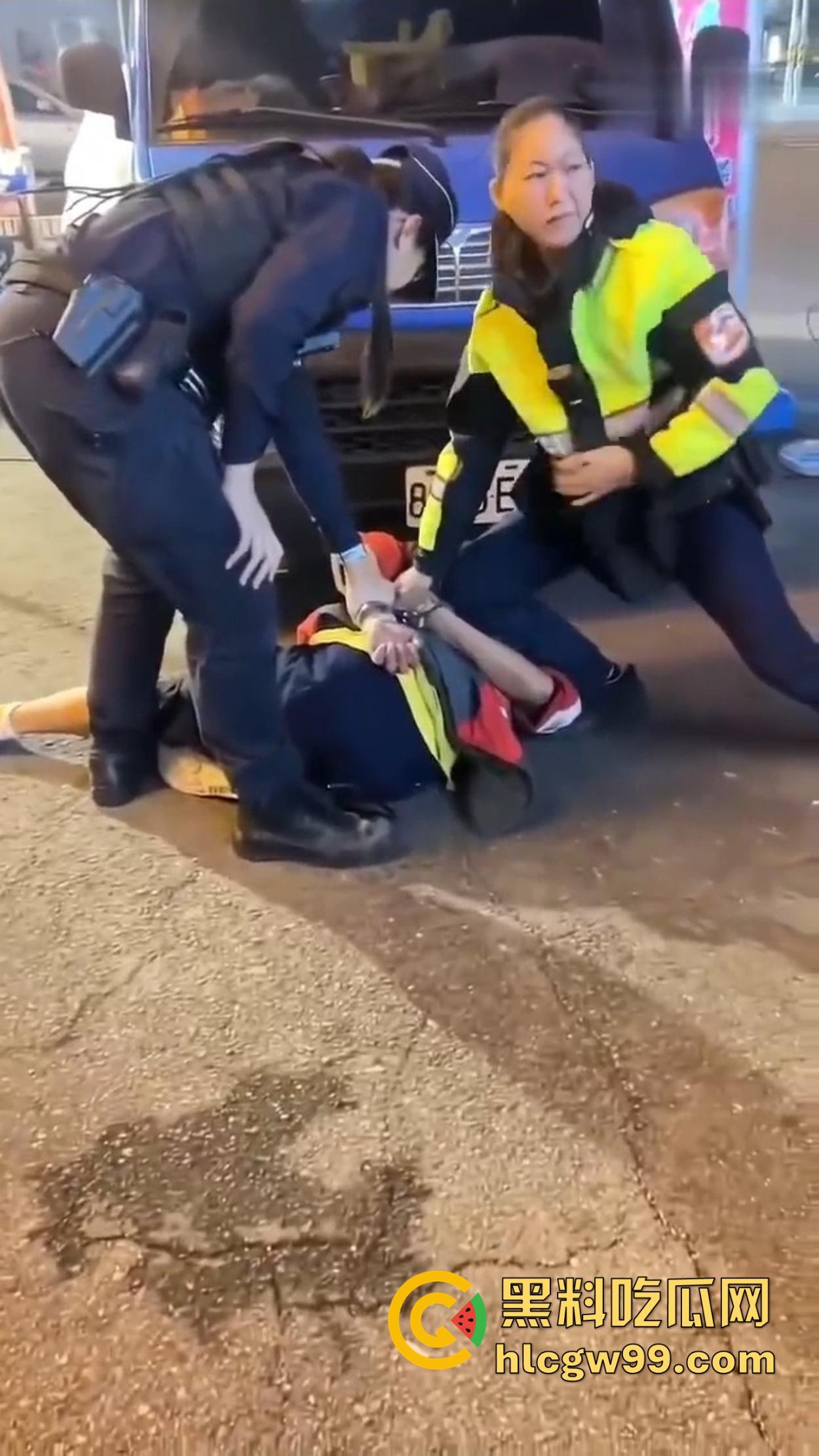 台湾女警爆表战斗力 酒懵子嘴还没嚷完就被一巴掌按翻锁喉 怕不是打醒了祖宗十八代！-7