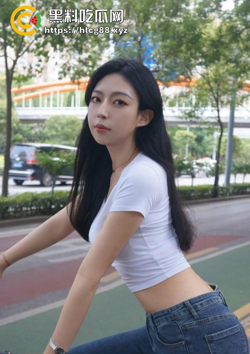 艺术书法系【黎老师】视频流出，知性女教师变反差母狗，女仆装吃鸡挨操，大奶翘臀骚炸天！-4