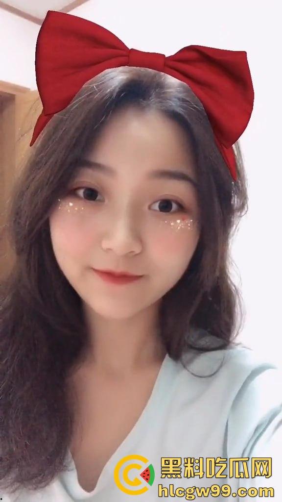 真实良家妹国企办公室文员少妇【刘琴】发小的长期炮友，结了婚不给操了惨遭曝光-1