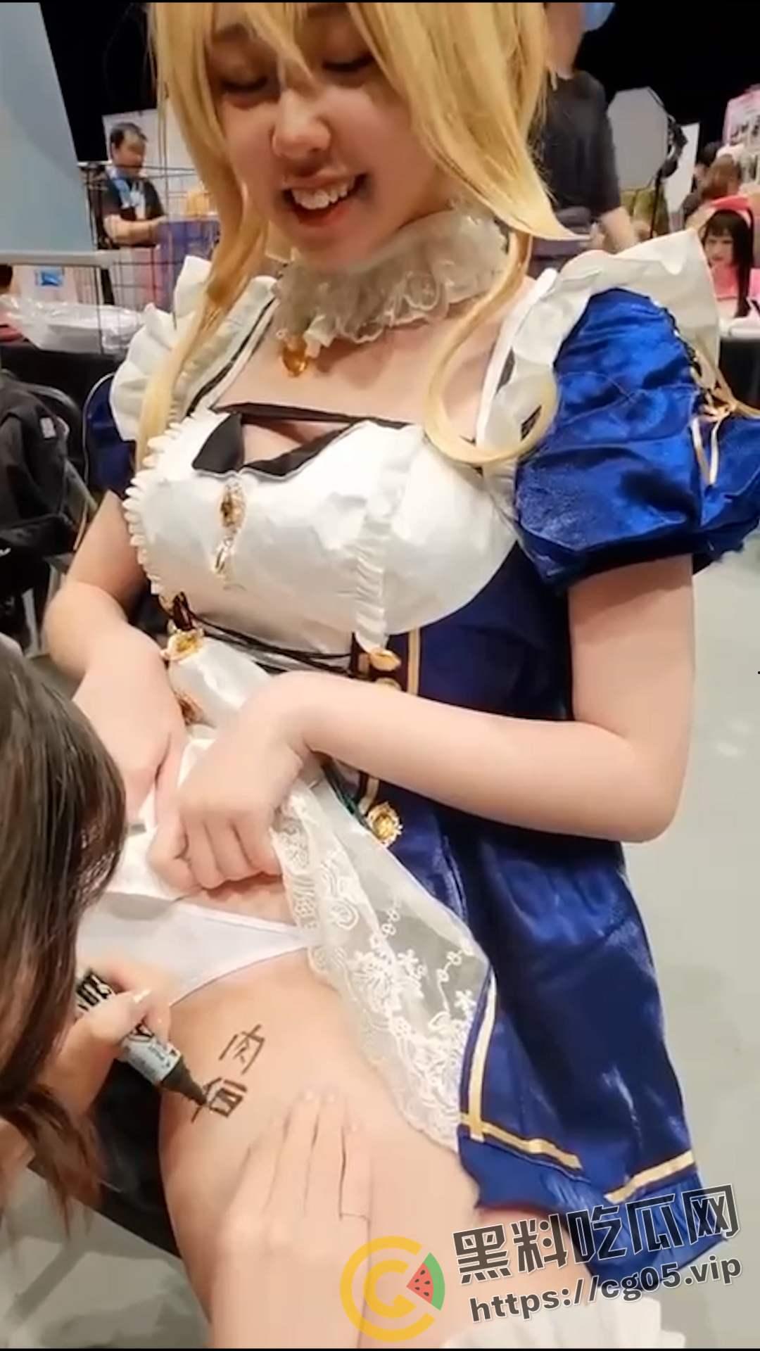 济南幻樱漫展投毒事件！多人在漫展收到免费赠送的零食中发现刀片 药丸等异物 附上相关报道以及漫展骚货视频-16