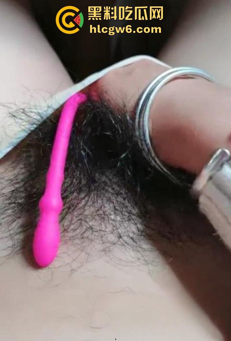 云南昆明办公室老师【色色的老湿】下海卖身还贷 办公室内直播自慰 极致反差与骚气十足！-7