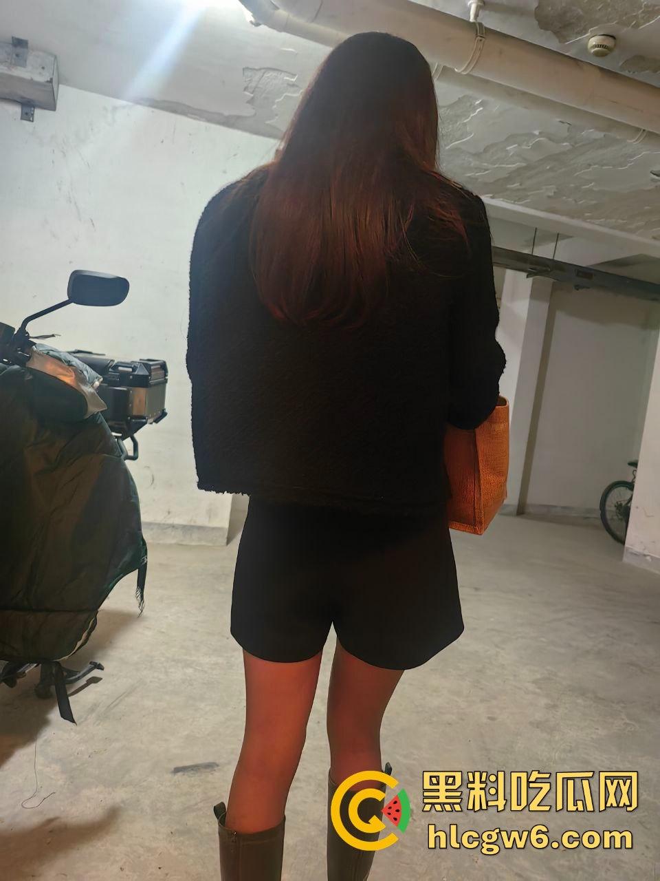 推特颜值御姐【鹿头】淫趴日常曝光,上海整容科技脸带小姐妹四男二女疯狂乱搞,鸡巴换一根又一根!-5