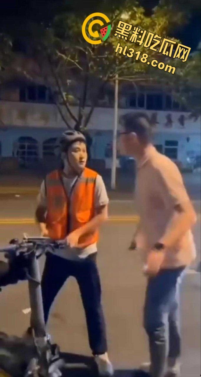 君子动口不动手，达州代驾口水战，用矿泉水喷对面一脸，伤害不高侮辱性极强，代驾小哥技高一筹啊！-4