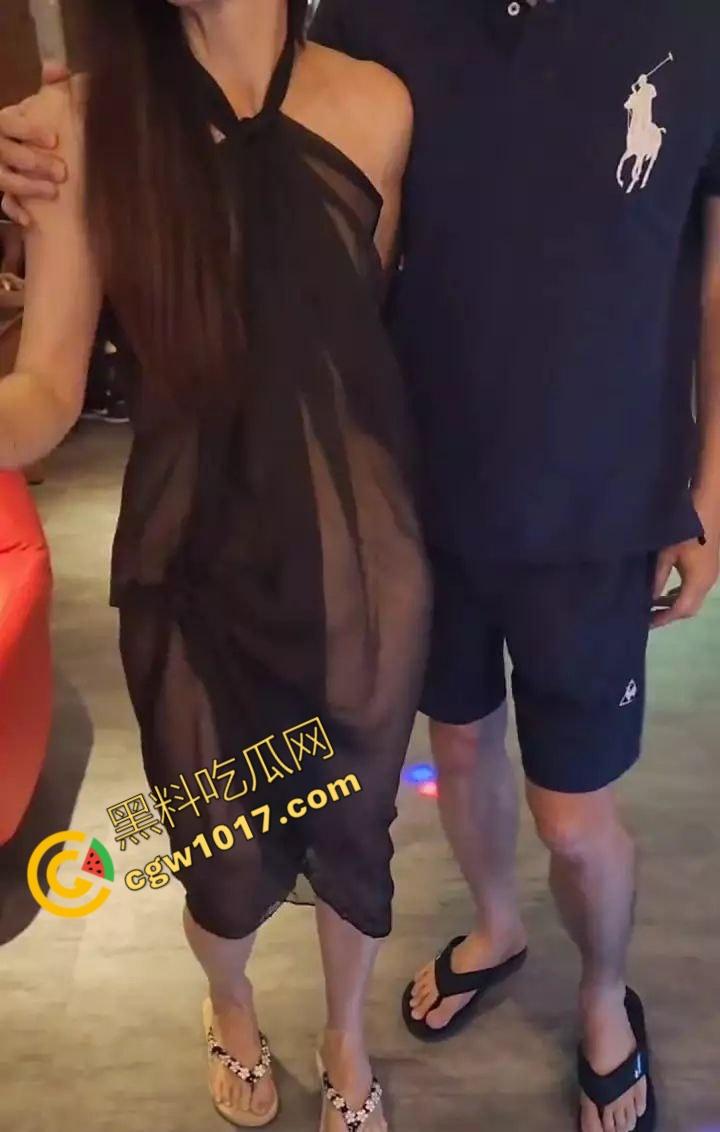 极品人妻【Sexygirl】为金主庆生：透视装迷情，美乳骚穴尽显，激情摩擦下欲望猛涨，酒吧尽显淫靡风光-4