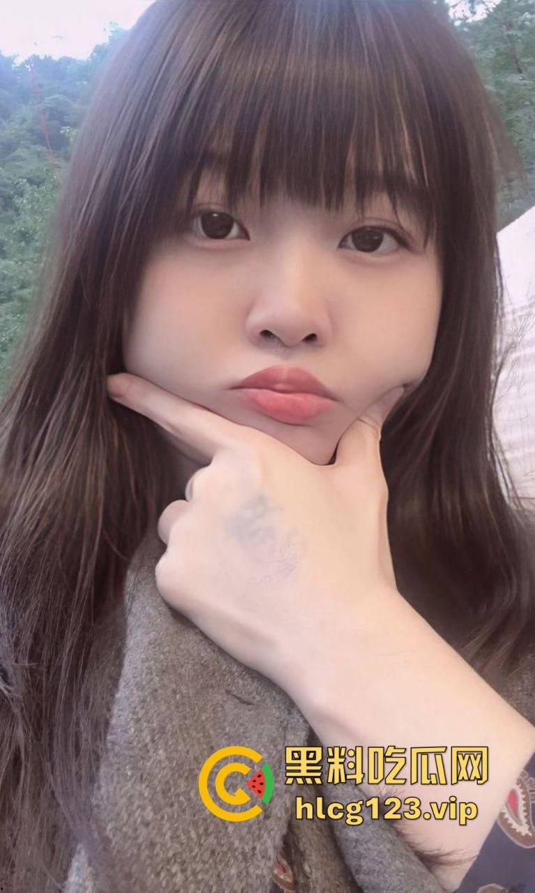 可爱脸蛋火辣身材！自拍美照撩翻全网，黑猫粉鲍肥臀高清大片流出！-1