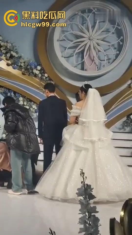 闺蜜比自己胖都嫁出去了,还要当伴娘送戒指,急火攻心气到晕倒,塑料姐妹情太真实了!-10