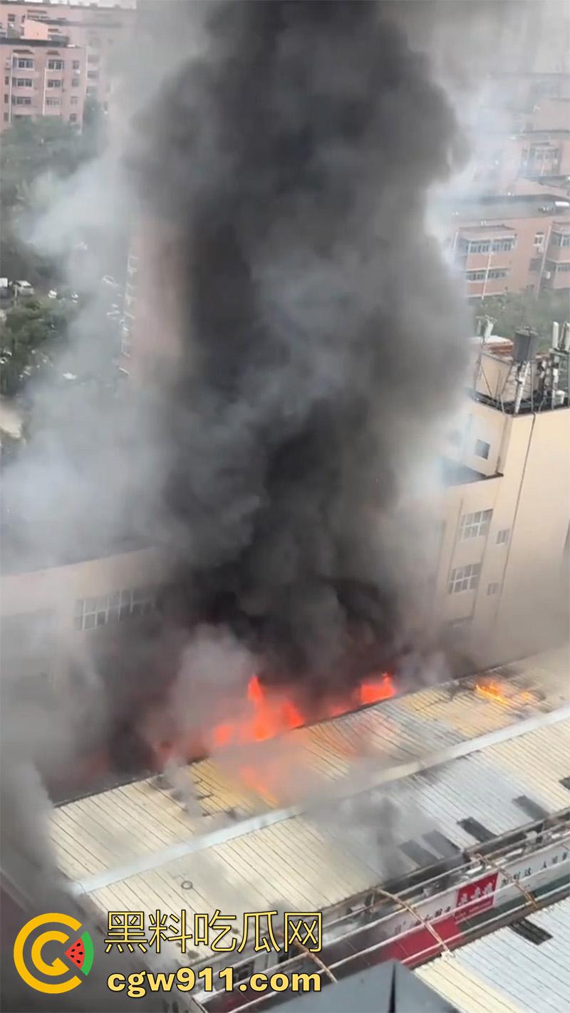 郑州市二七区合盛鞋城,上午发生重大火灾,据说这个鞋城已经是第二次着火,距上一次着火仅过去几个月!-5