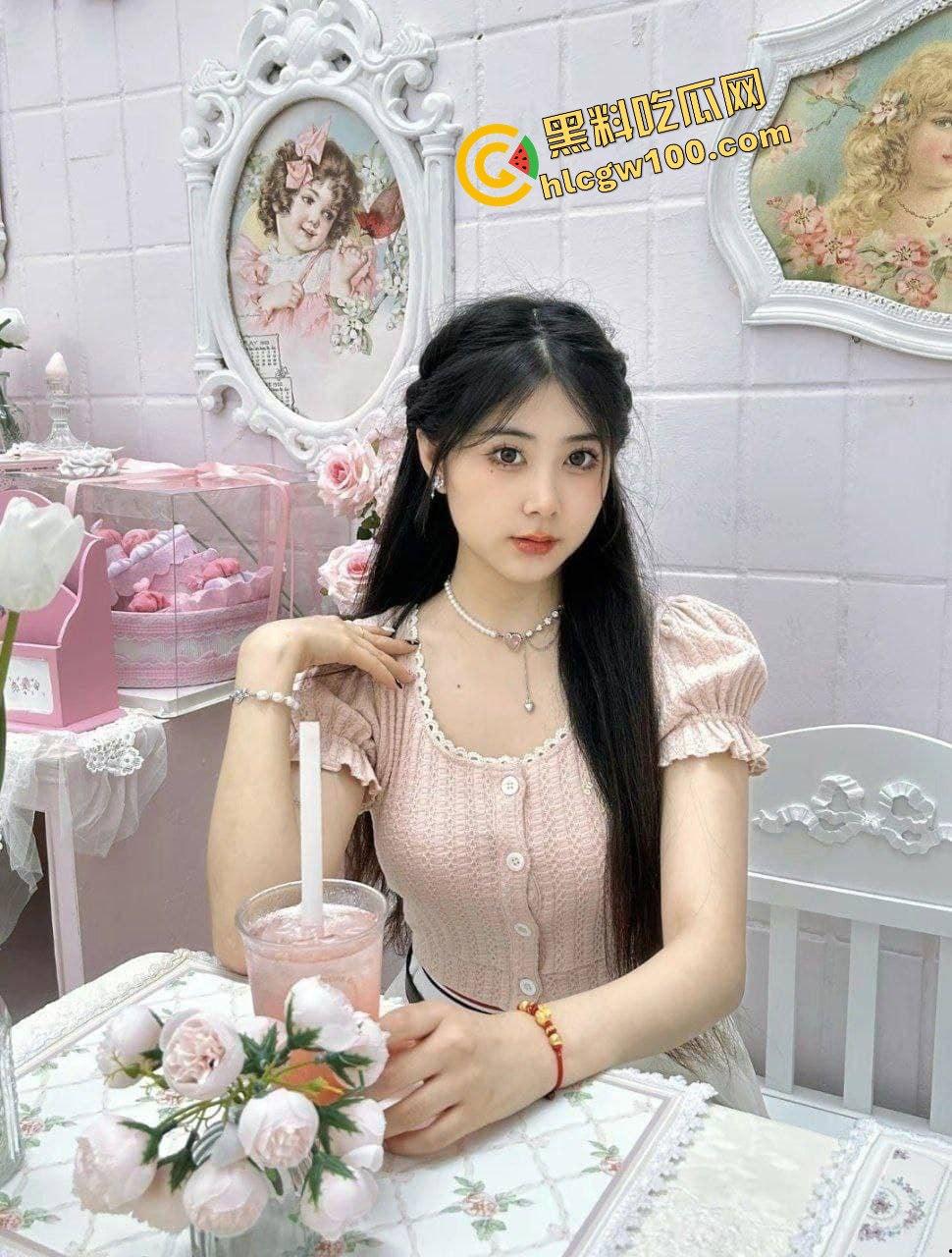 山西金融职业学院双马尾肉感母狗『曾灵嘉』给点好处就约炮而出 口交足交后操骚臀淫荡流出！独家曝光！-4