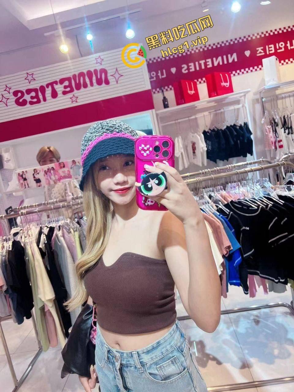 偷情的快乐谁懂!泉州反差婊贱母狗『罗丹妮』背着男友在外偷吃土豪大哥 惨遭曝光!-1