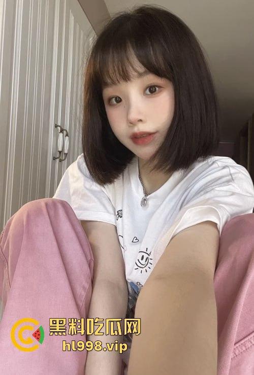 台南应用科技大学00后巨乳反差妹【赵宁】震撼泄密!眼罩手铐激情约啪,结果学长把她当野鸡玩!-1