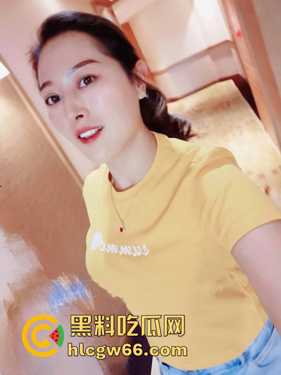 海角社区 只玩后入突袭曝光 老公不在家约炮 大骚臀被狠狠制裁,爽翻天的肉便器开发记!-1