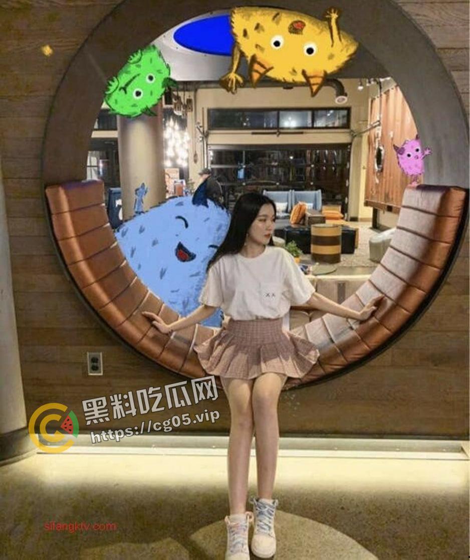 瓜友投稿!连续洗头一年拿下楼下洗头房小妹 刚刚成年 娇嫩多汁 摸一下水就出来了-2