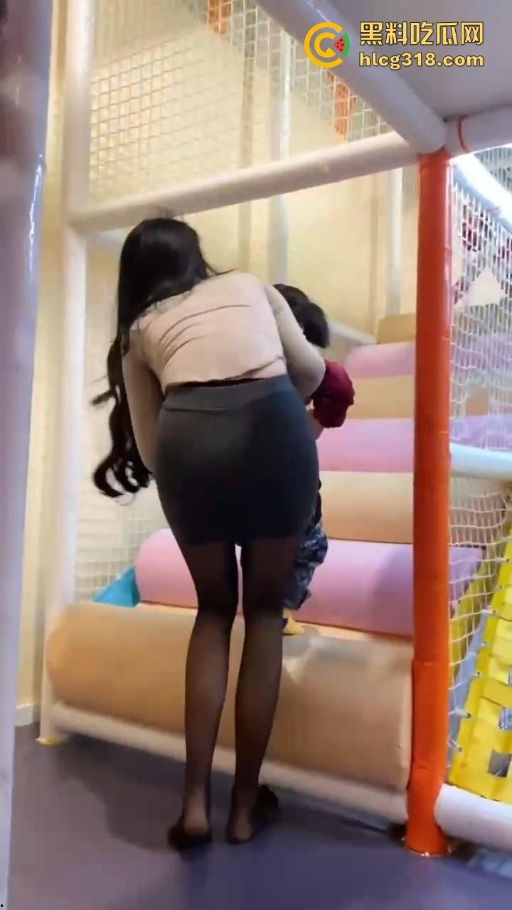 极品御姐也成为了我的胯下之物,身材丰满巨乳诱人,化身无情打桩机,把少妇操得淫水直流!-5