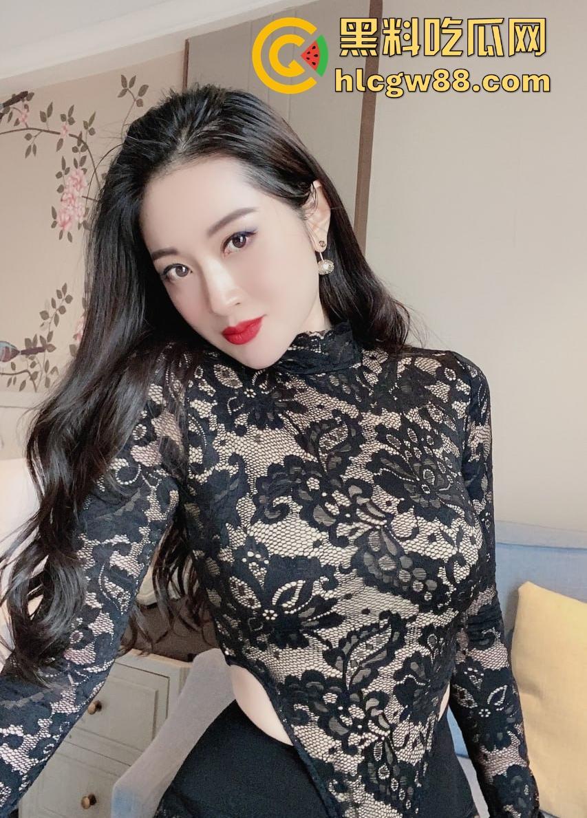 骚货人妻大胆做爱，高楼层 开窗帘让人欣赏，女的还挺主动的一直是骑乘位，看得人心痒痒！-1