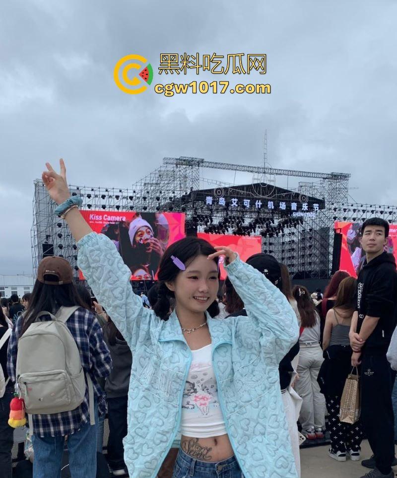 山东青岛渣女【乔新悦】外网发骚照约炮，恋爱骗钱出轨乱搞做鸡多次 ，本该是甜美小仙女，谁知骨子里骚浪贱到骨髓！-6