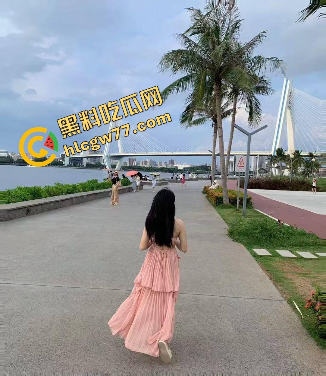 浦东骚夫真实献妻带长腿御姐老婆找男大开干，69互舔鸡巴小穴老公边录边撸！-8