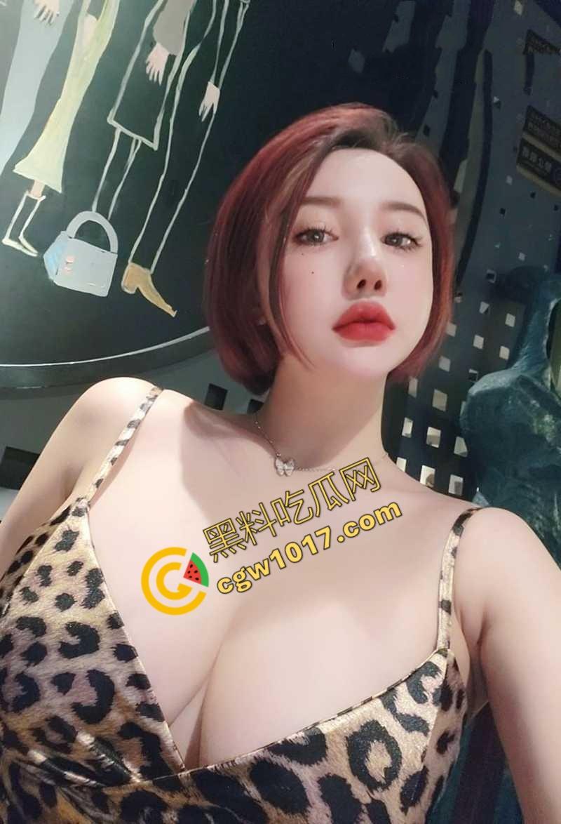 冷艳秘书【yooheejade】穿开档情趣装陪老板出差,高冷外表下是淫荡女王,连环榨精,完美身材,令人血脉喷张!-3