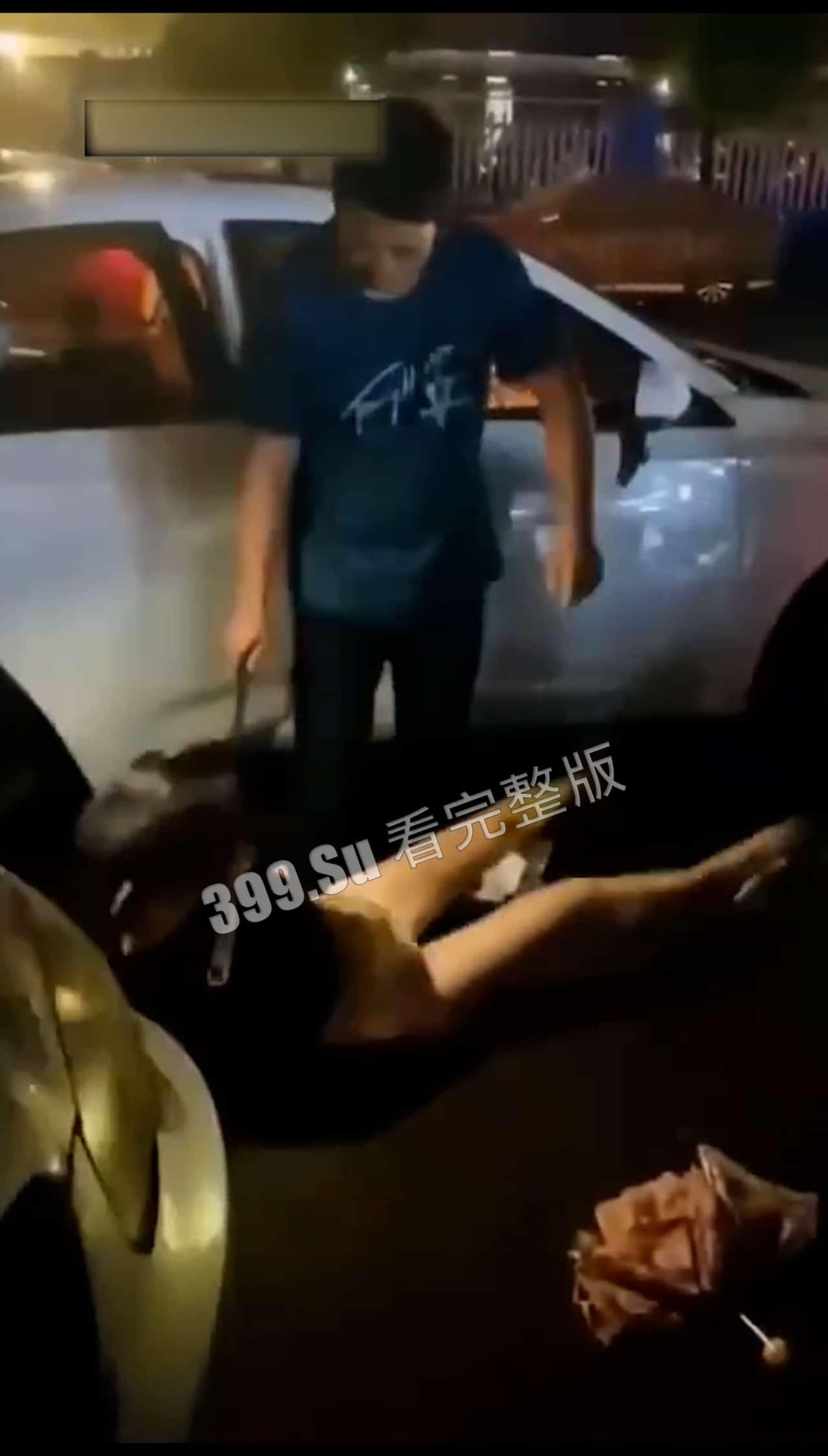 捉奸合集  想当老王就先看看万一被抓到  是什么下场吧-11