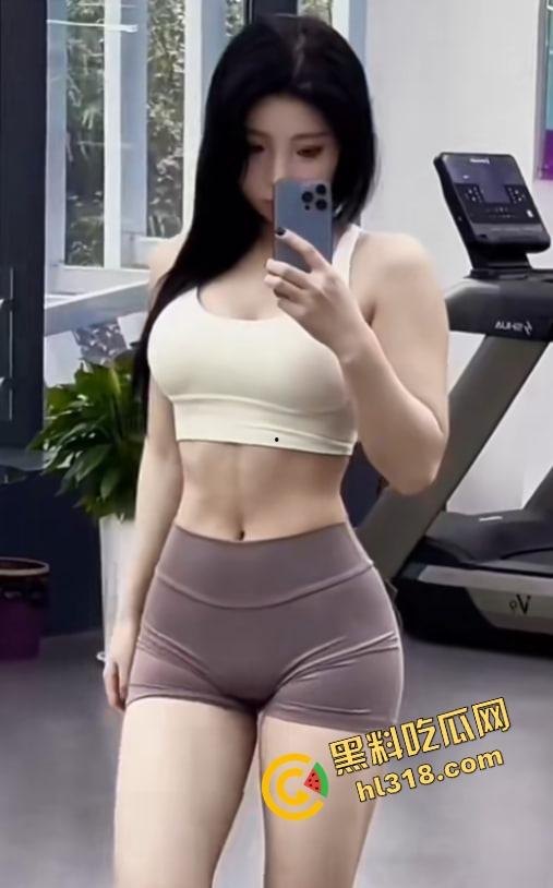 健身UP主『冰块』约炮高颜值留学生，后入蜜桃臀全程高清流出，神仙身材太犯规太顶了！-10