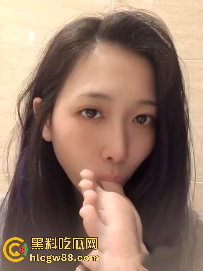 山西清纯反差婊大学生【林可婷】裸足诱惑私拍流出,M属性母狗自调教捆绑绝活,裸足诱惑让你射!-5