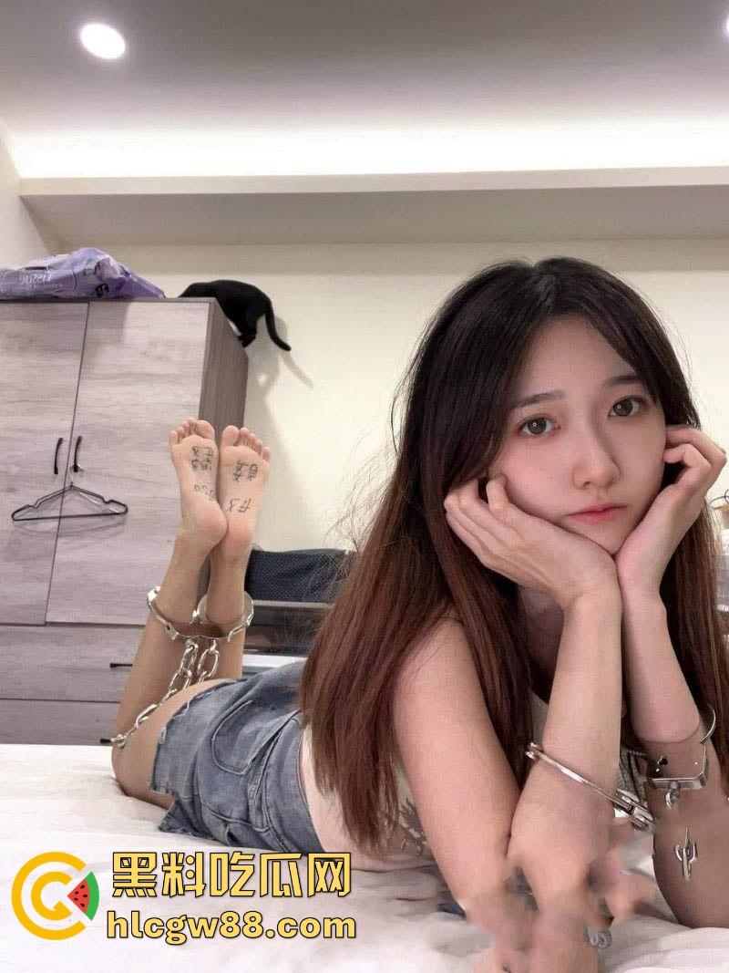 山西清纯反差婊大学生【林可婷】裸足诱惑私拍流出,M属性母狗自调教捆绑绝活,裸足诱惑让你射!-7