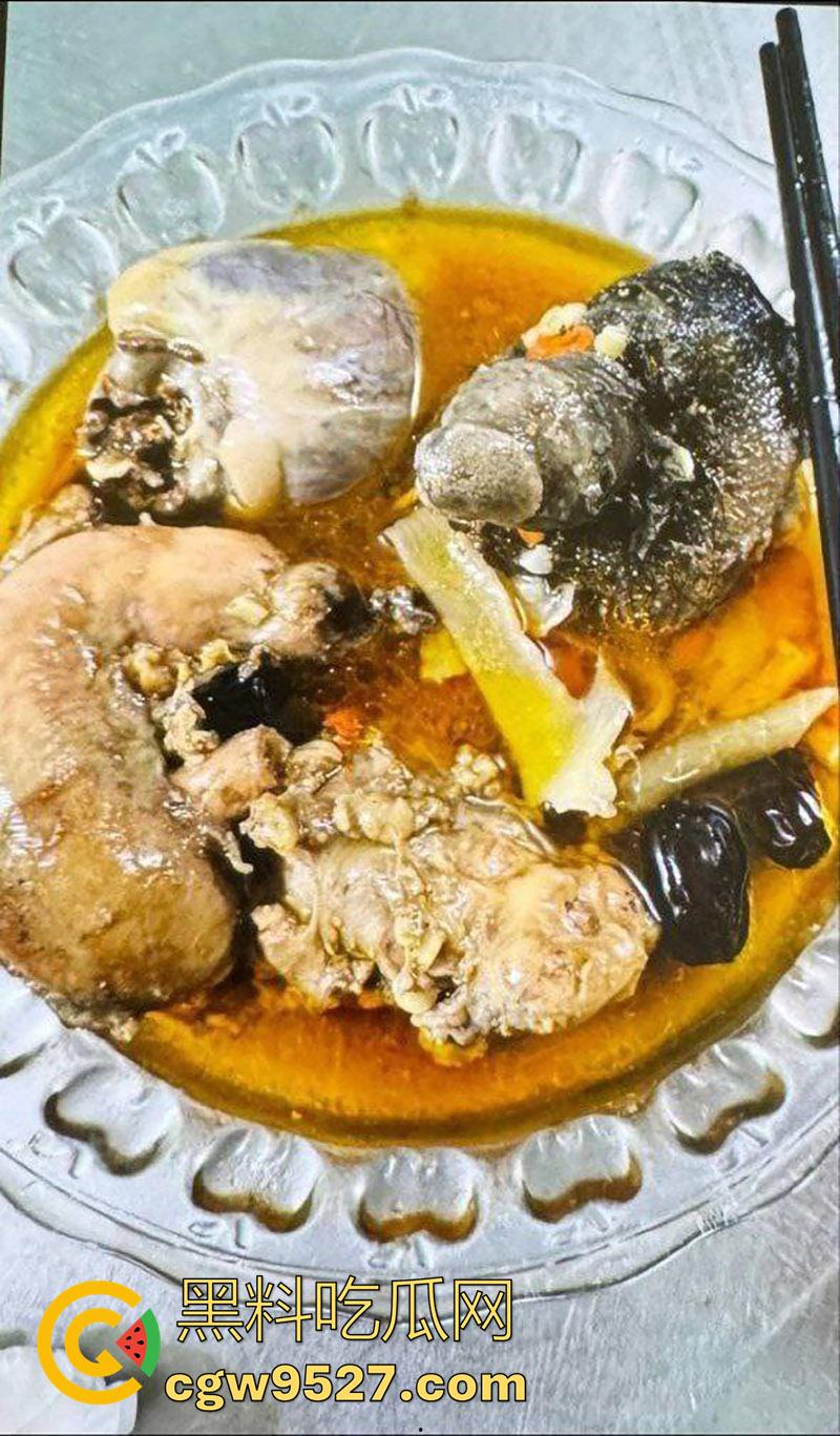 暗网越南屠夫案，男子自愿被杀，多角度砍头血如泉涌，干脆利落几秒剁头，现场原视频流出！-6