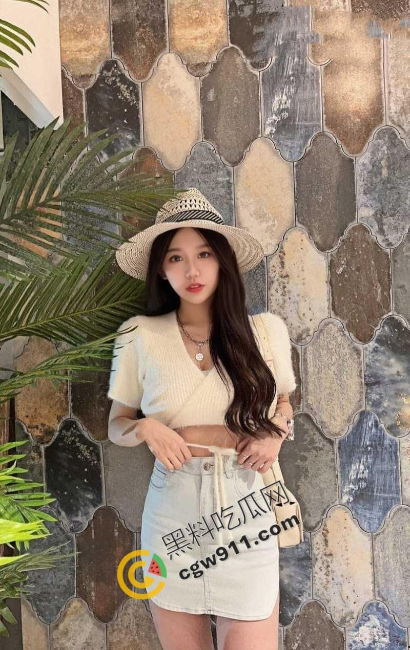 南京理工大学校花【谢悠然】魅惑金主！魔鬼身材惊天巨波，湿滑骚穴尽情取悦，夜夜春宫淫声不断！-1