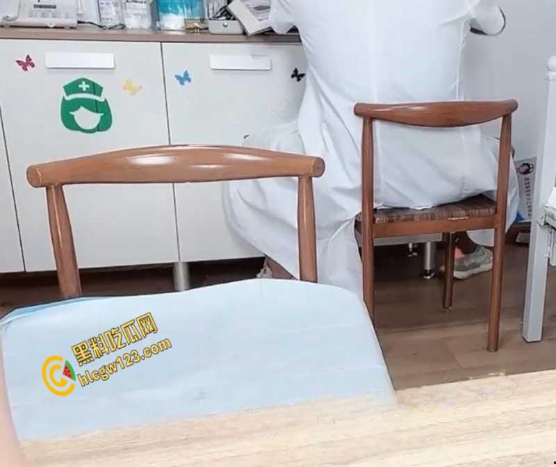 内卷之王御姐护士直播搭建医院场景，当着医生背后自慰，淫水直流的样子真是骚透了！-4
