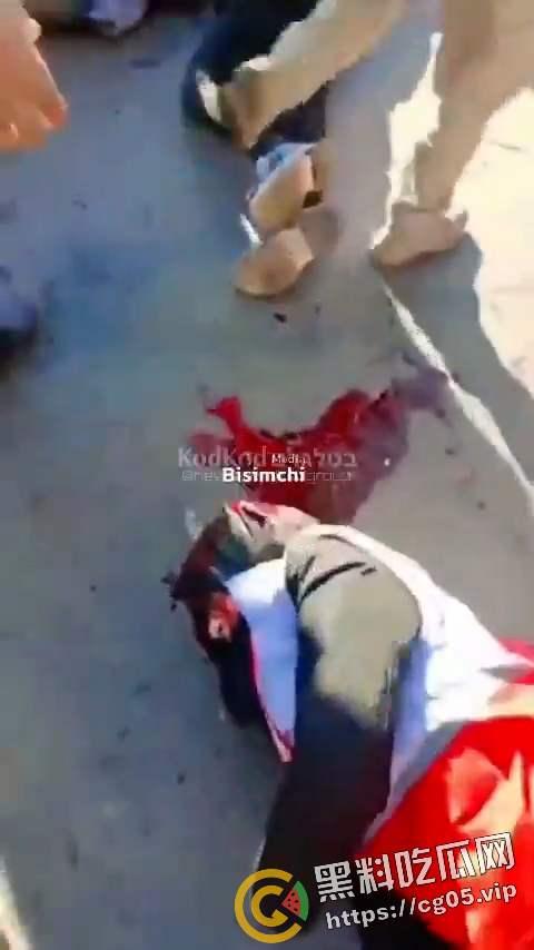 伊朗纪念已故将军卡西姆·苏莱马尼举办纪念仪式 现场发生两起爆炸 死伤数百人 惨不忍睹-7