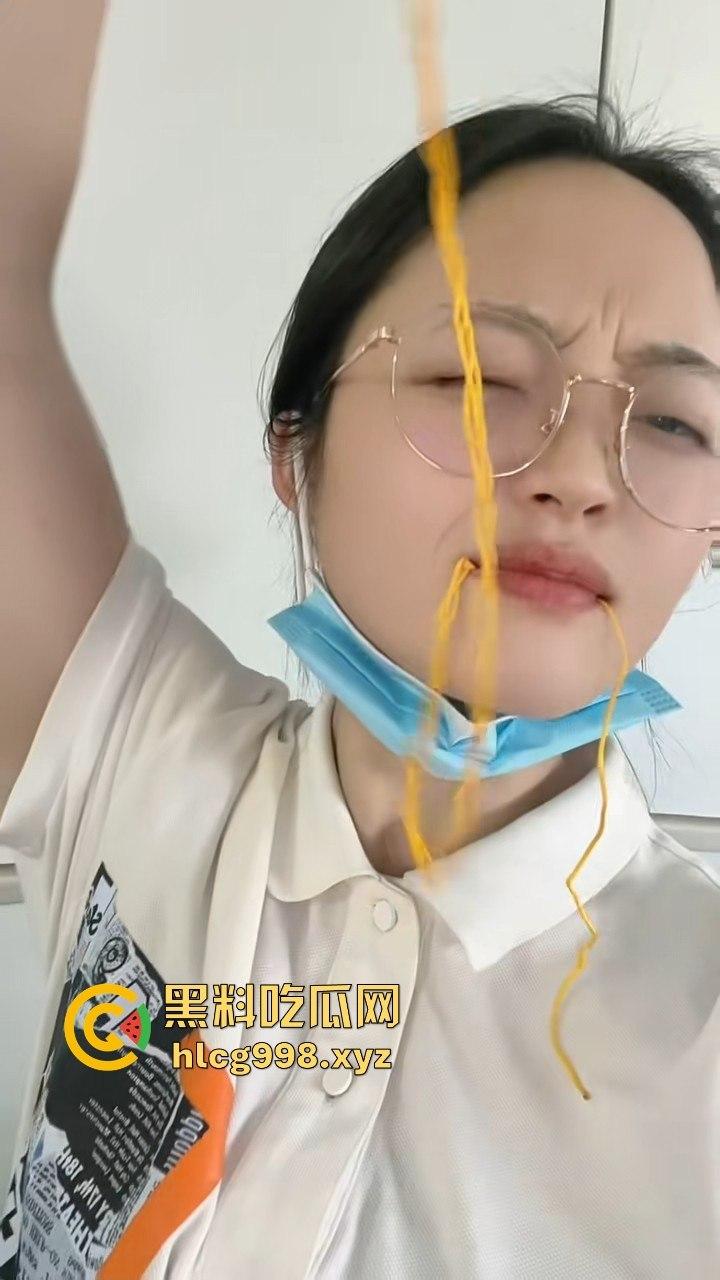 上海医生『陈Baby』不学医术秀骚舌技！抖音擦边钓大鸡巴，约炮视频曝光，老铁们能坚持几秒？-11