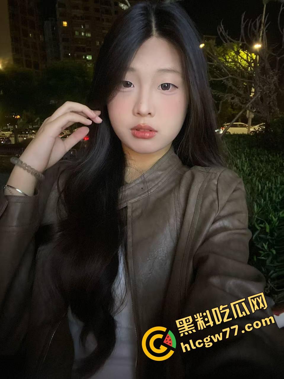 上海车展暗藏春色,蔚来销售『蒋丹丹』被吊操,小穴整根吞下白浆四溢,小母狗舔得比卖车还熟练!-3