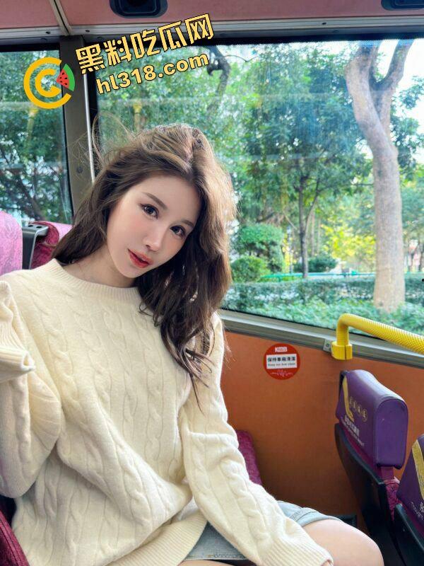 拍写真拍成实战，巨乳网红『辛尤里』扮埃及艳后摄影师直接从握相机变成握奶，镜头都扔了直接后入嫩穴！-1