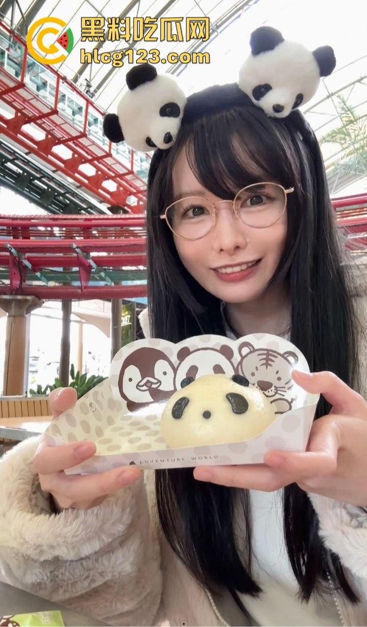 极品日本妹子白天看熊猫，晚上寂寞拿19CM狼牙棒狂放松！塞进小穴痛苦面具都出来了！-7