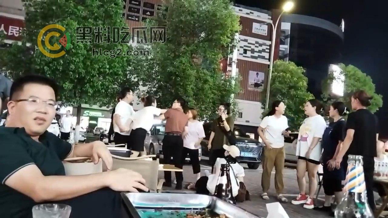 成都市惊爆丑闻！原配被小三暴打，老公竟然助纣为虐，家庭伦理剧原来如此狗血！-5