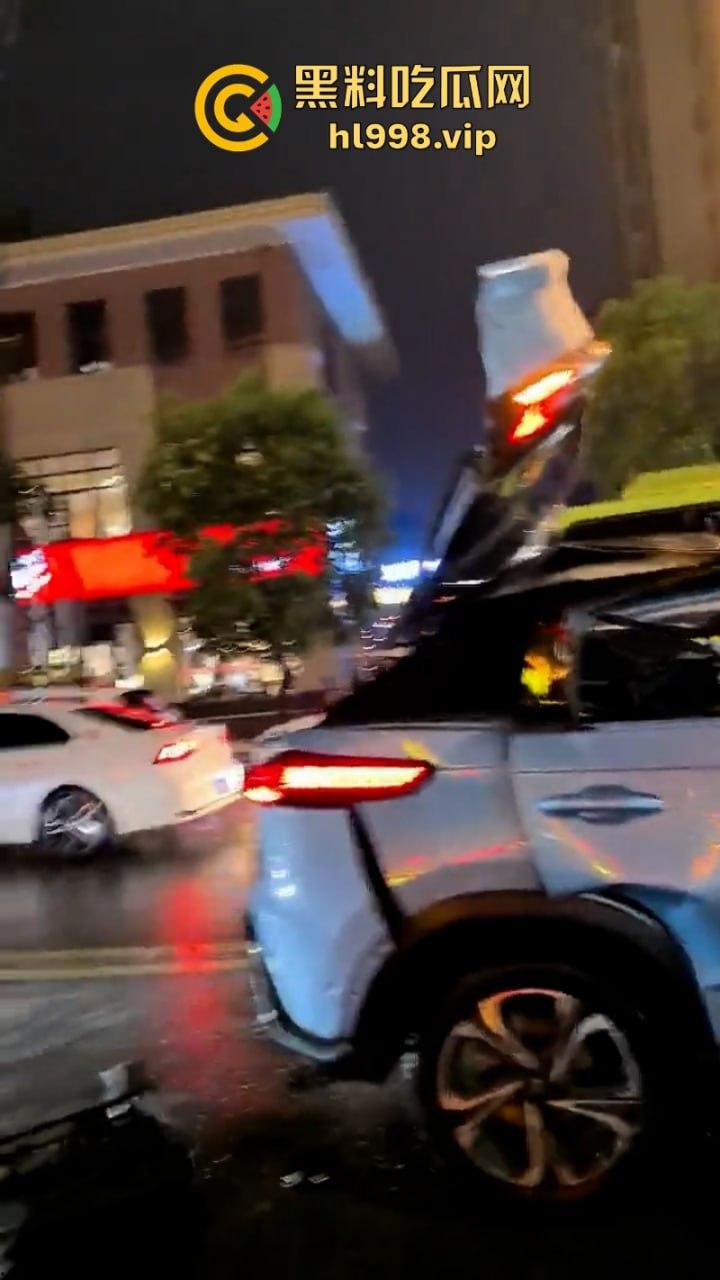 安全出行路在何方？出行安全面临新挑战 亳州桃花源西门新能源汽车爆炸！-8