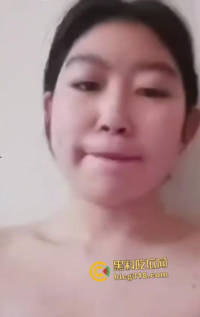 陕西曹小姐欠钱不还，债主直接让其视频裸贷偿还，一场八块钱太廉价！指甲这么长还自慰，逼不痛吗？-3