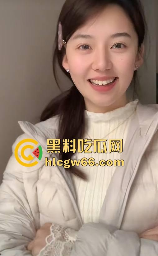 抖音极品巨乳【兔子小笨蛋】清纯甜妹人设彻底崩塌 私下约会榜一金主被曝 十足的巨乳反差母狗!-5