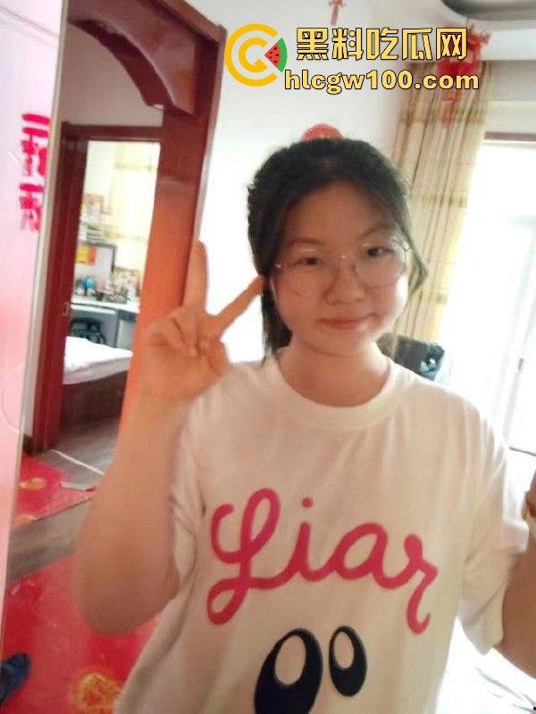 山东职业学校高三学生【李冰冰】调教视频曝光，勾搭网友被调教成乖巧小母狗。-4