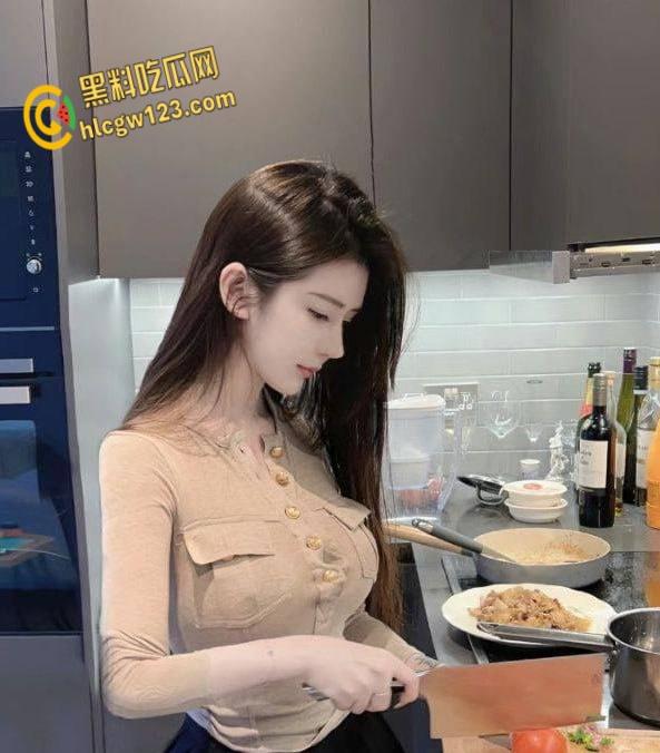 上海名媛【张佳怡】下海爆操,肉感肥臀无套内射,这身材真是极品尤物!-3