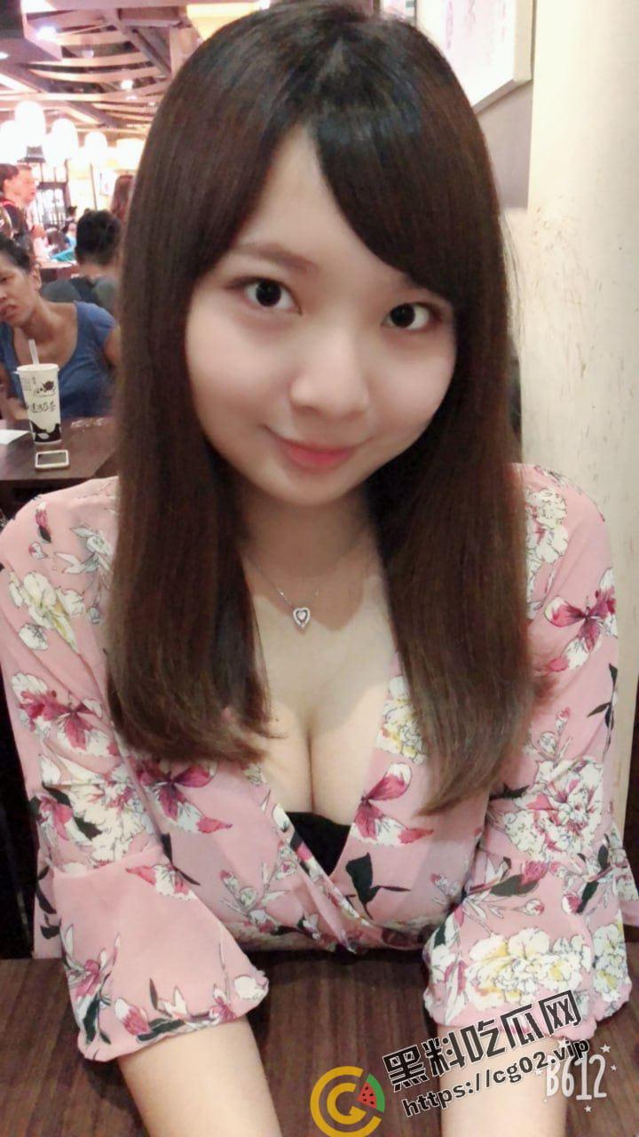 台湾反差婊幼师 蒋雯 巨乳童颜 邻居小妹的既视感 乖巧可人 阴毛越多性欲贼强 惨遭男友投稿曝光-1