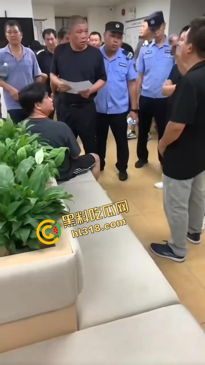 广州知名连锁靓家居创始人顶不住债务压力跳楼,家装大佬一夜崩盘,朋友圈刷屏全是唏嘘!-2