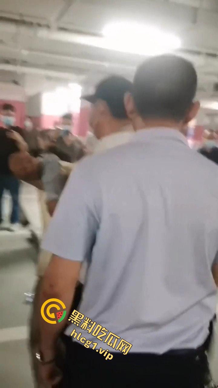 广东惠州惊现黑社会物业？网传物业放几十人围殴业主！-1