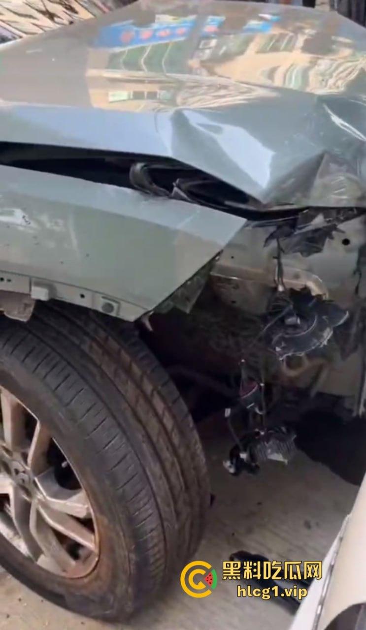 芜湖起飞失败！ 浙江温州龙港市蔚来车祸 现场一片狼藉！-6