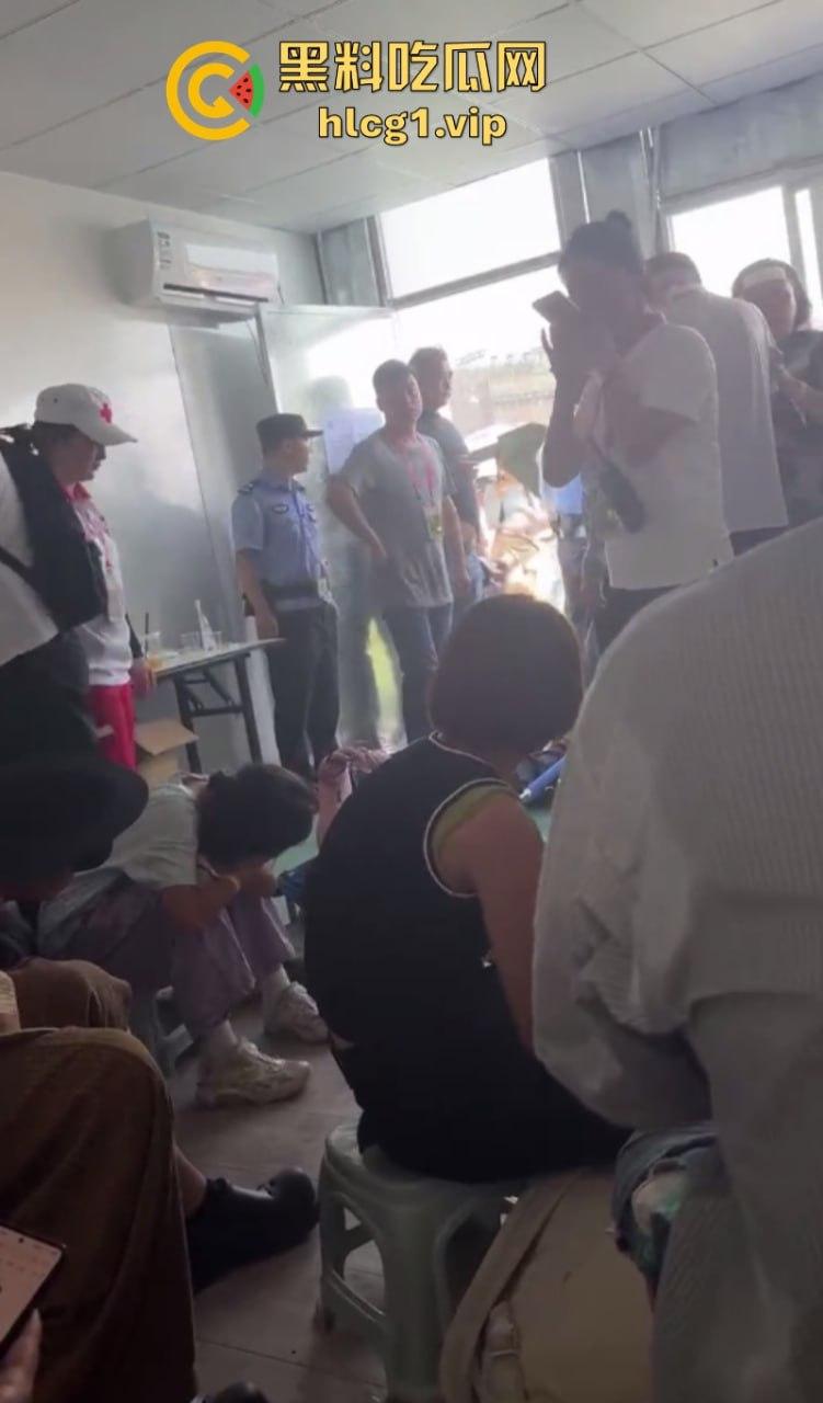 管杀不管埋啊!常州长荡湖芒禾音乐节 真是花钱找罪受 物价超贵还有人摔骨折!-9